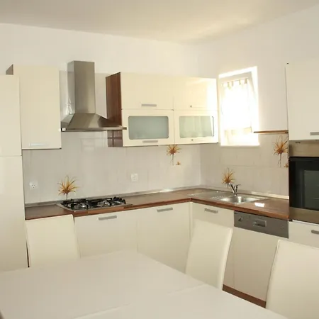 Apartament Ania 1 By Interhome Primošten